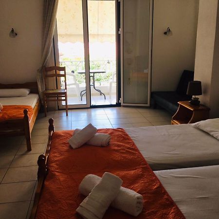 לאוטרה אדיפסאו Araliki Apartments & Studios חדר תמונה