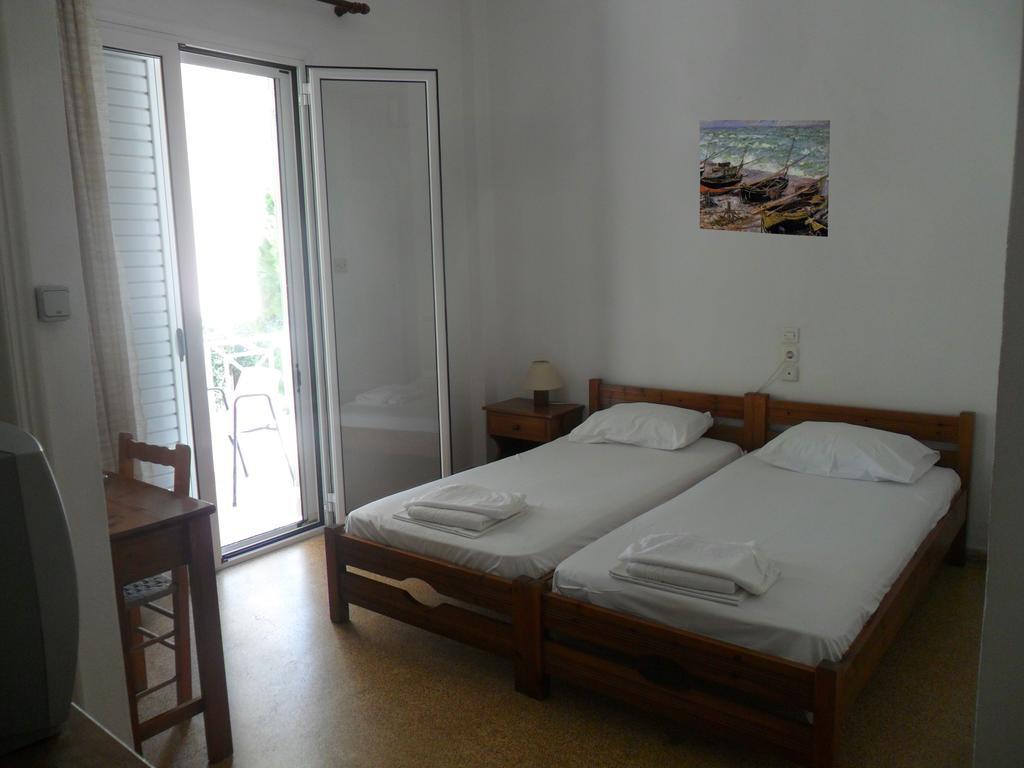 לאוטרה אדיפסאו Araliki Apartments & Studios חדר תמונה